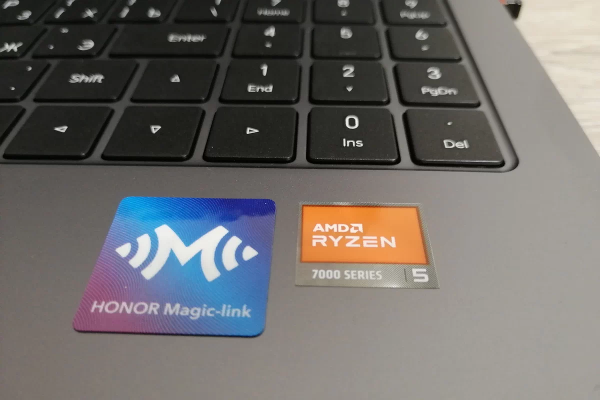 Новость Технологии 2025 на примере ноутбука honor